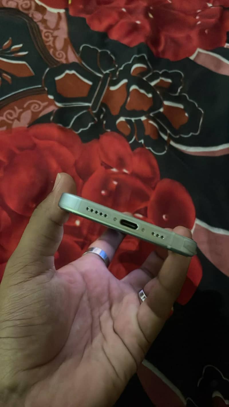Iphone 15 4