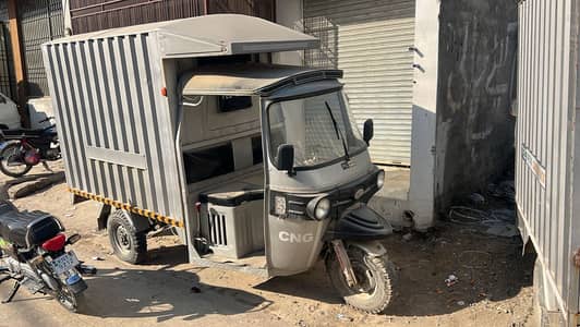 Used Loader Rickshaw Looks like new