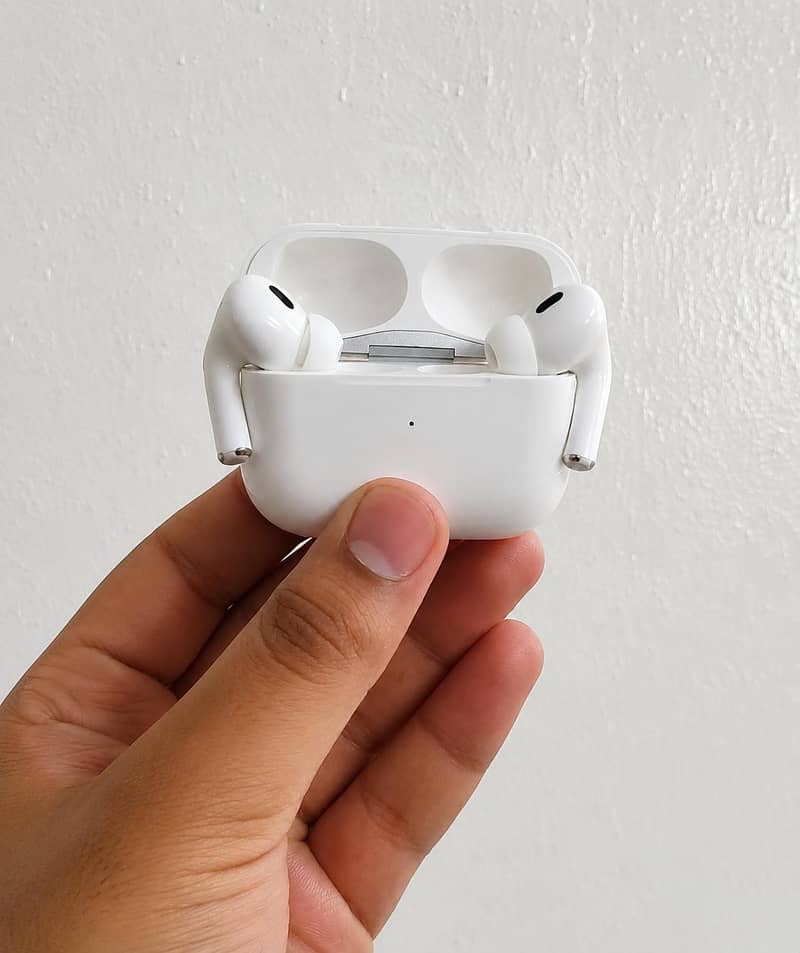 pro 2 wireless  Earbuds 1