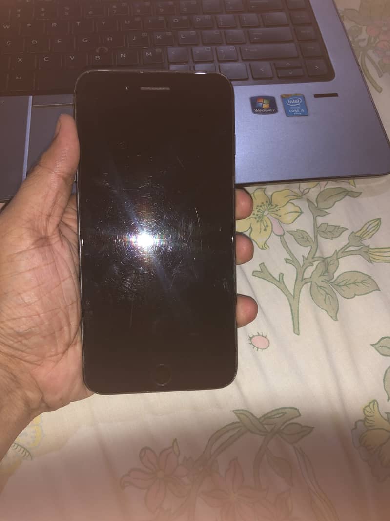 Apple iPhone 7 Plus 1