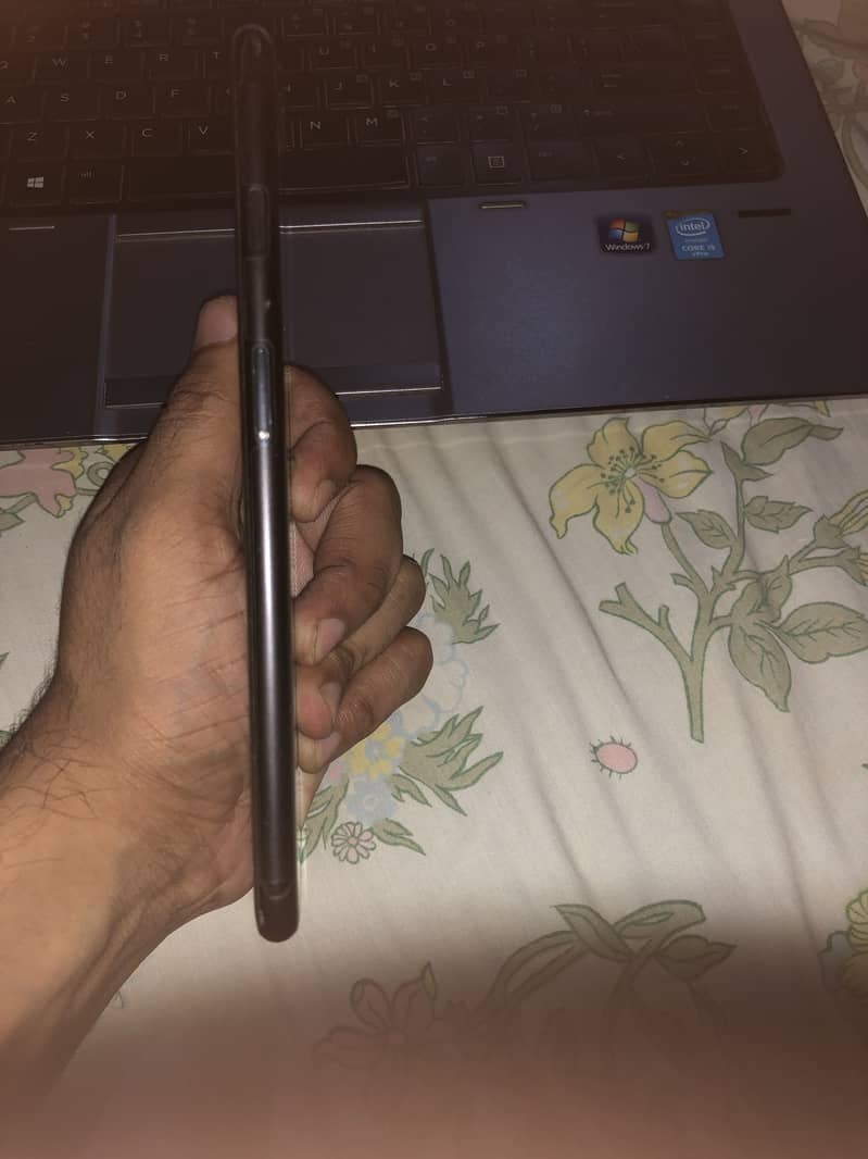 Apple iPhone 7 Plus 2