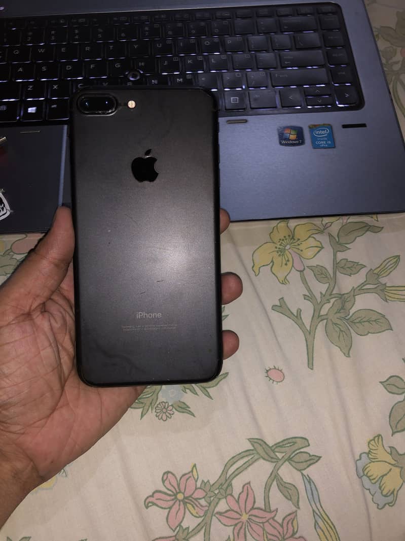 Apple iPhone 7 Plus 3