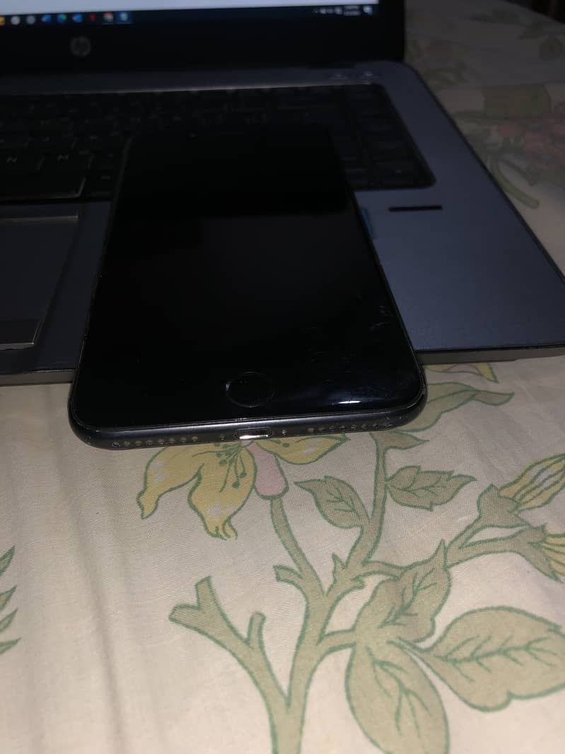 Apple iPhone 7 Plus 4