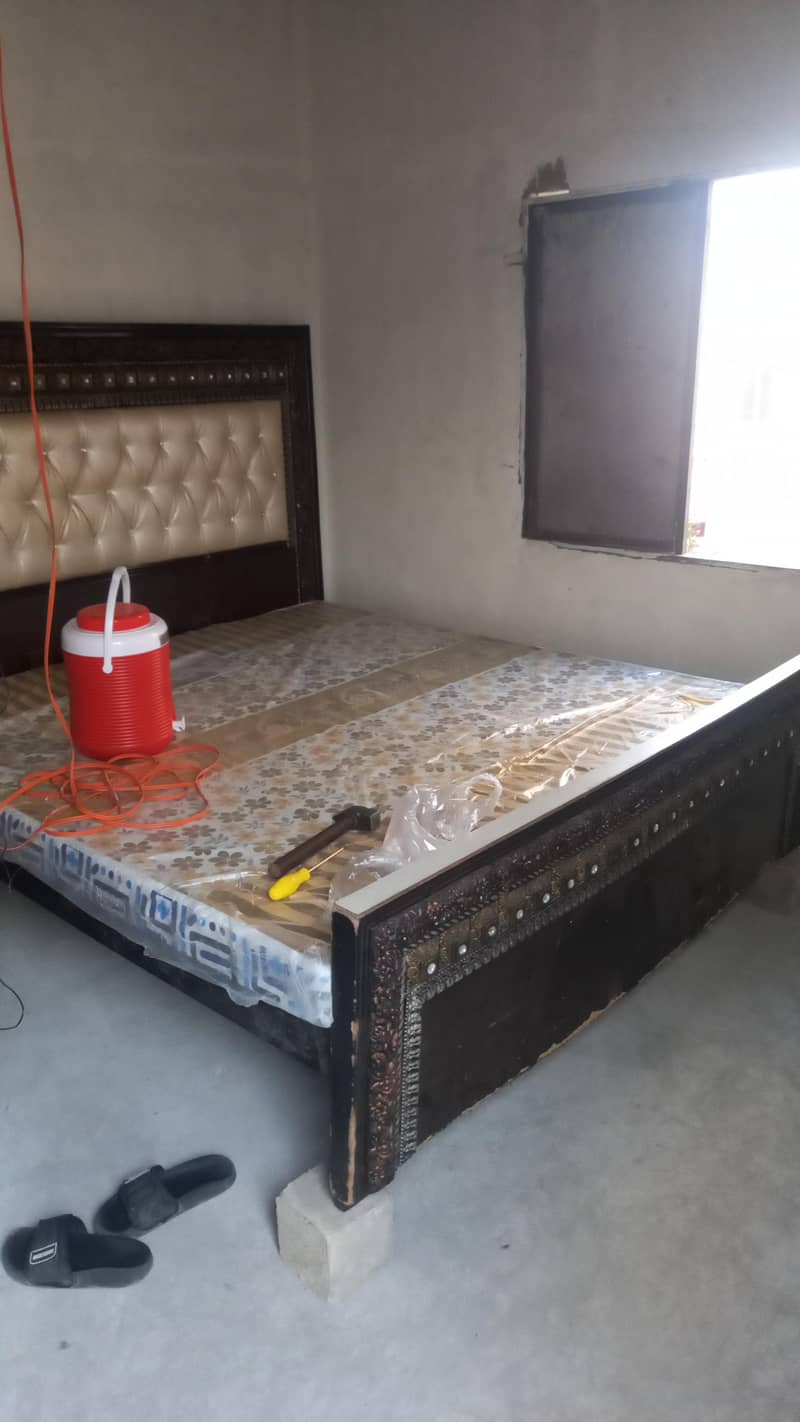 king Size double bed 0