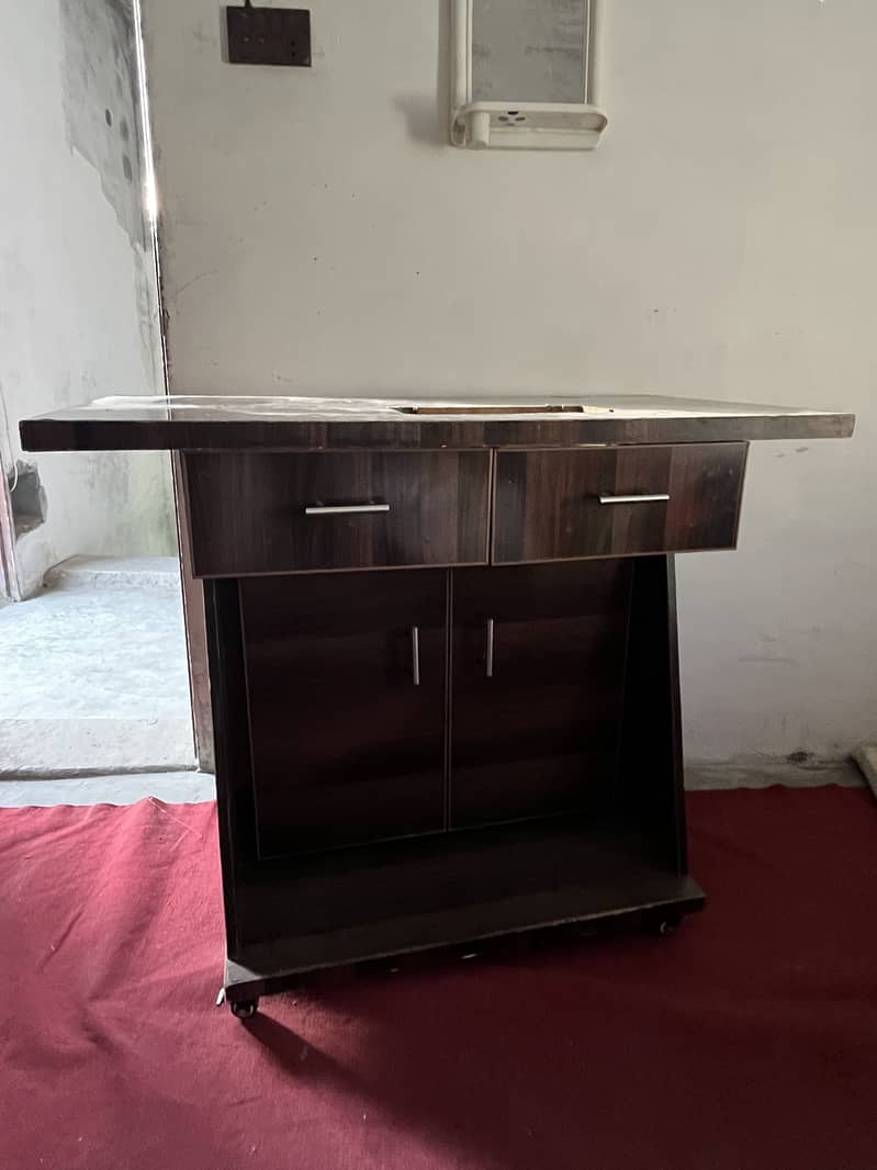 Sewing machine table 1