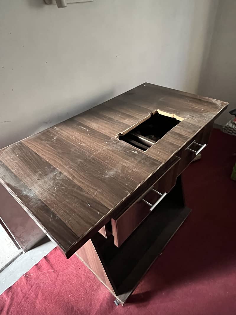 Sewing machine table 3