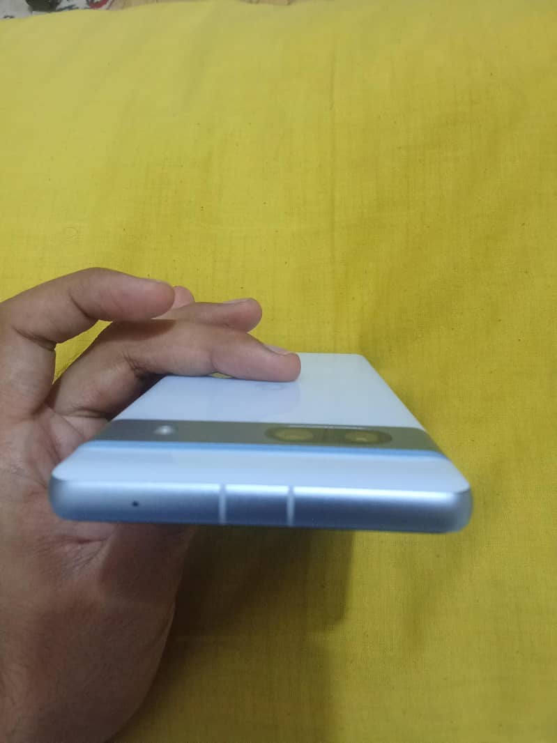 Google pixel 7a 5