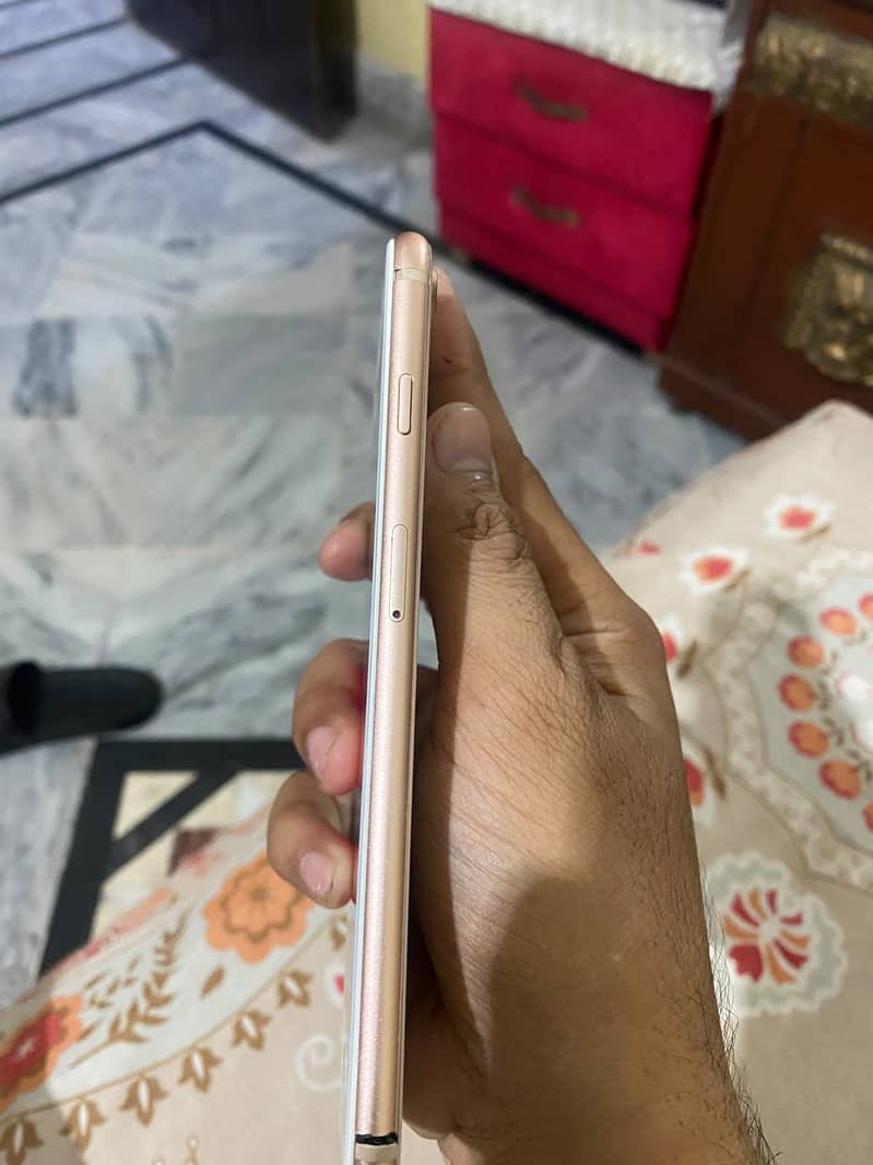 Apple iPhone 8 Plus 2
