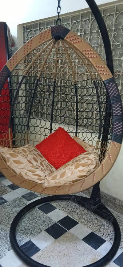 SWINGING ROLLING CHAIR