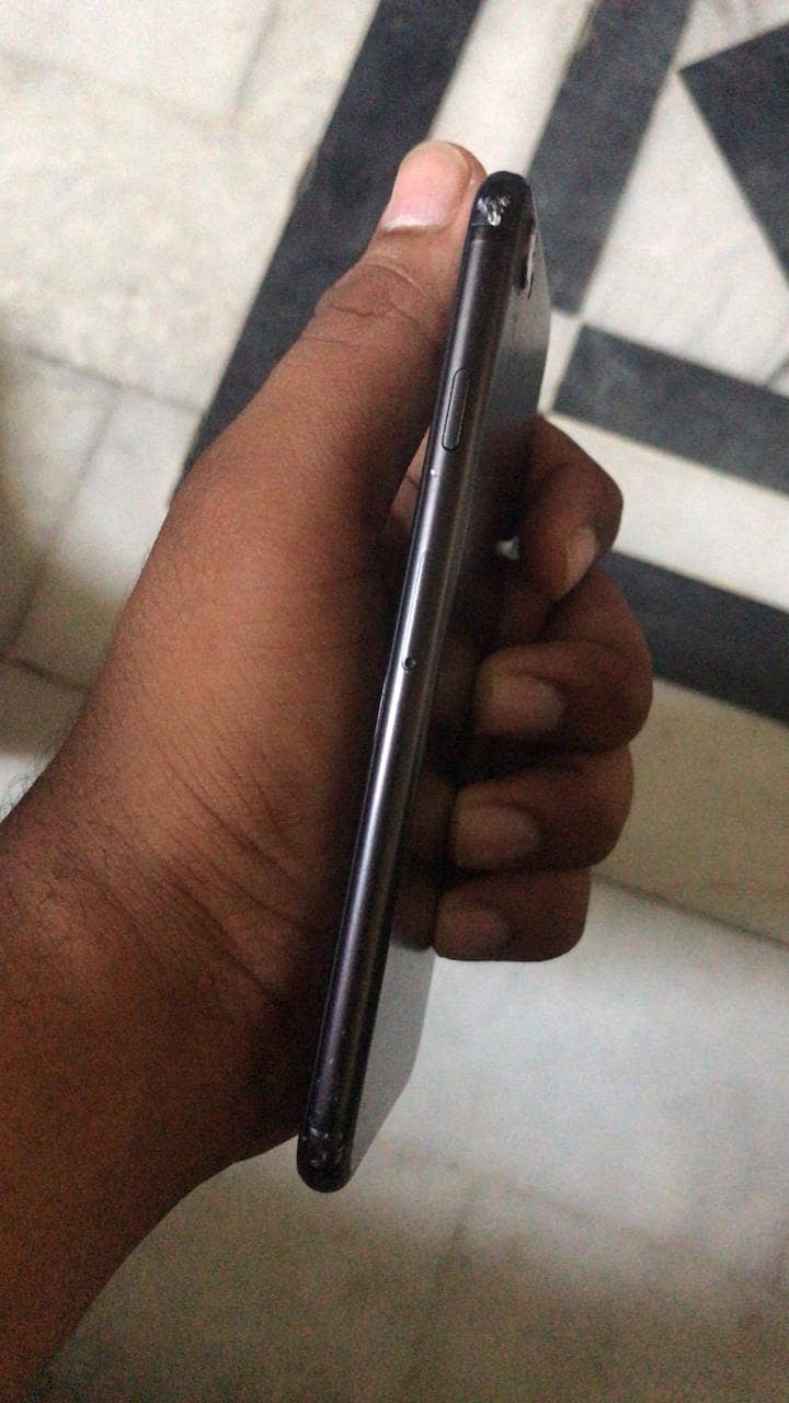 Apple iPhone 7 1