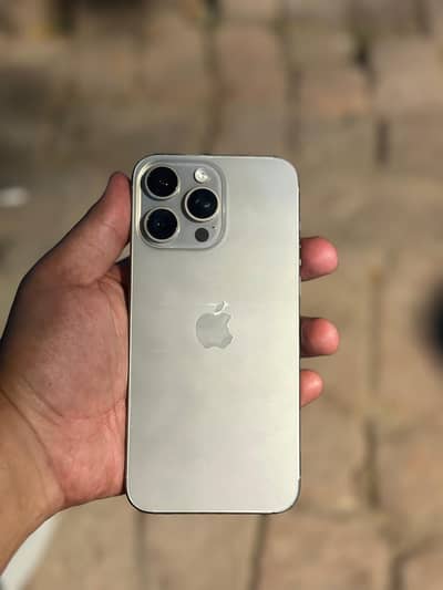 iphone 15 Pro max natural titanium