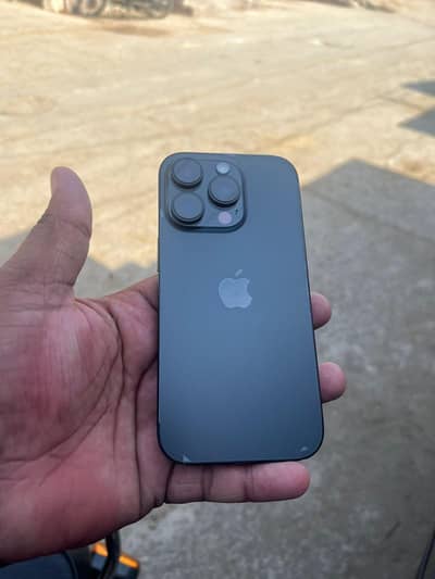 Apple iPhone 16 Pro