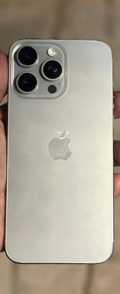 iphone 15 Pro max natural titanium