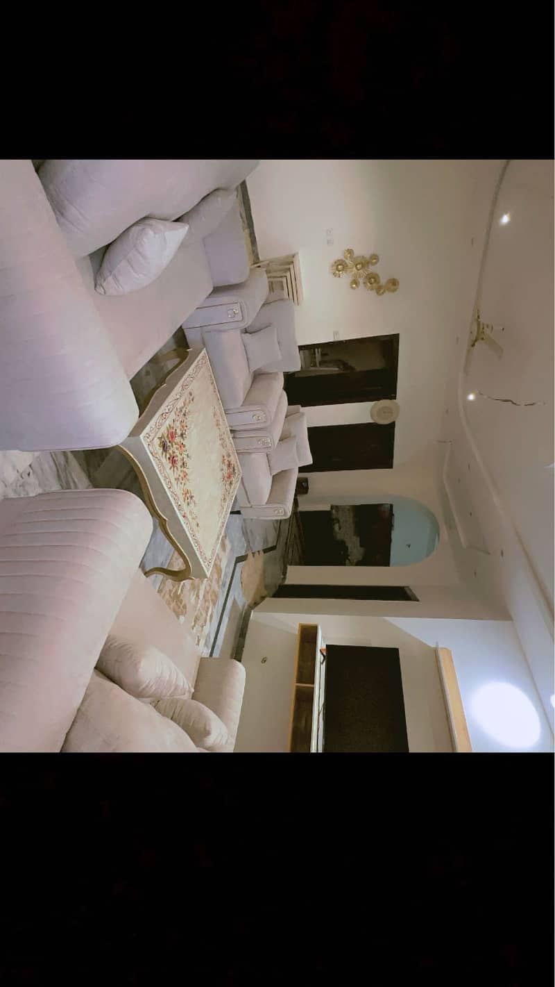 Off white sofa set 0