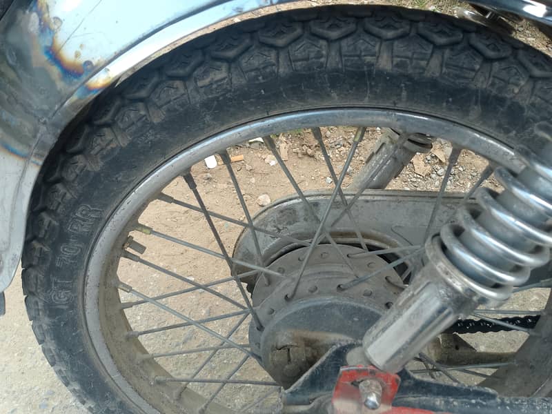 بہترین کنڈیشن بائیک برائے فروخت – کم چلائی گئی،  ٹھیک حالت 6