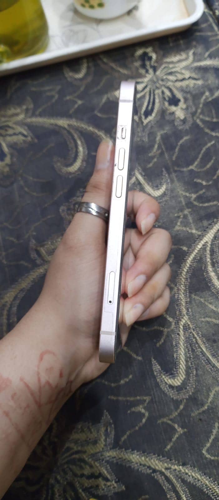Apple iPhone 13 8