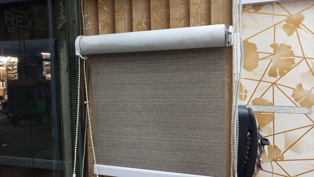 Roller blind 0