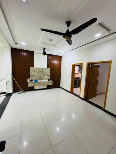 4 MARLA UPPER PORTION FOR RENT IN MILITARY ACCOUNT COLLEGE ROAD LAHORE