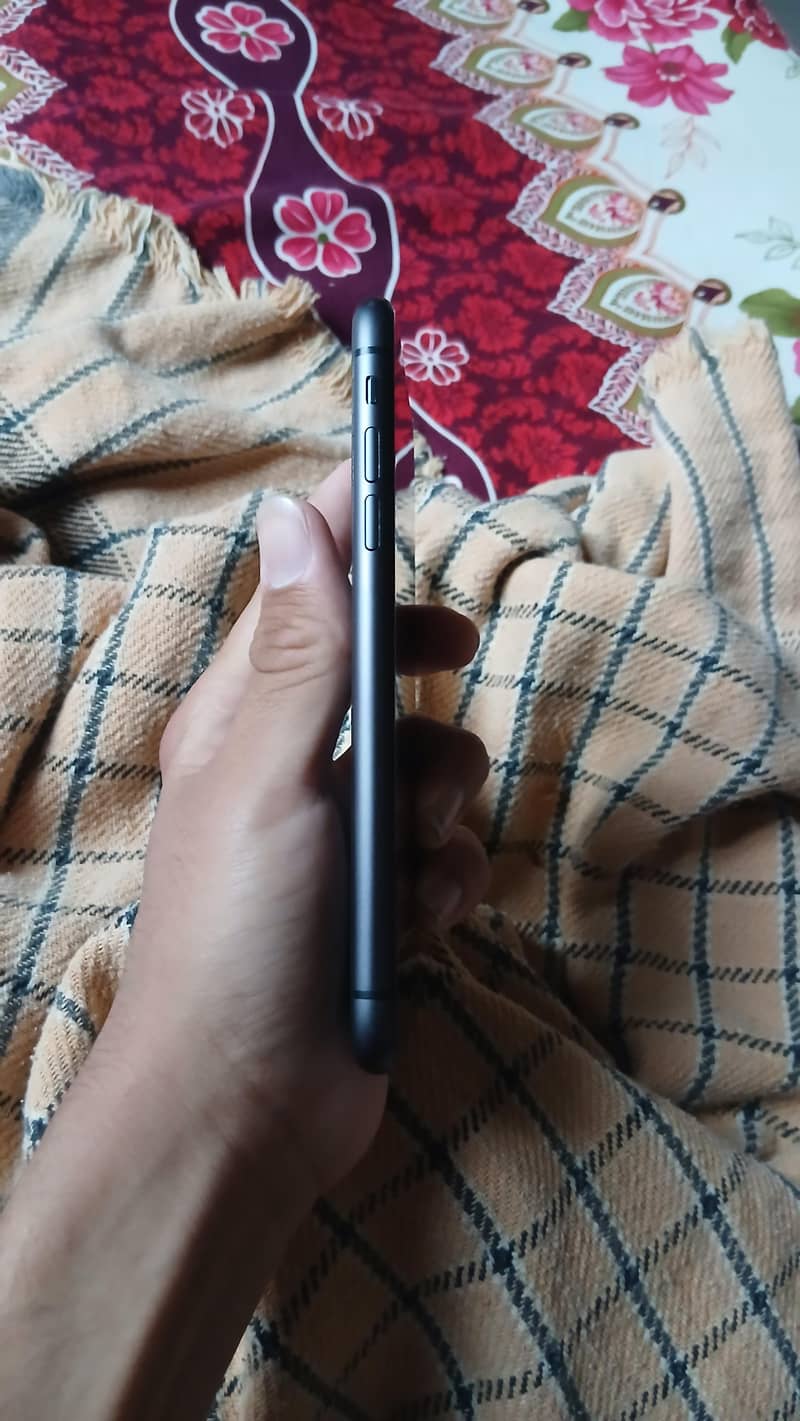 Apple iPhone 11 6