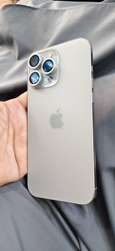 Apple iPhone 16 Pro Max