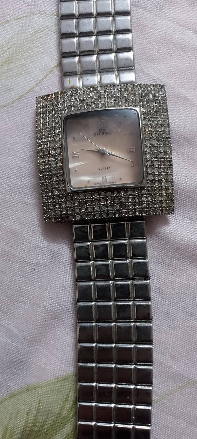 men watch 1