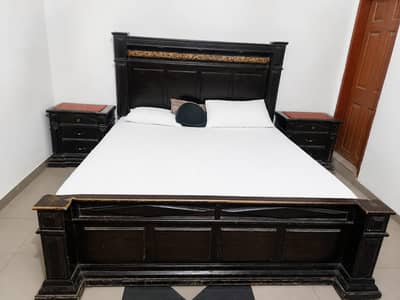 bed and dressing table