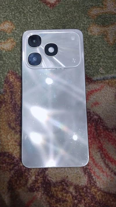 Itel City 100