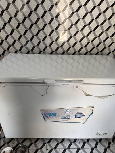 PEL Deep freezer inverter(large size) with 6 months warranty remaining