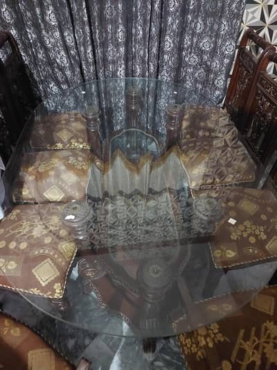 dinnig Table for sale