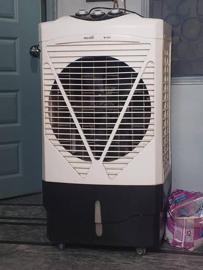 Room cooler 10 by, 9