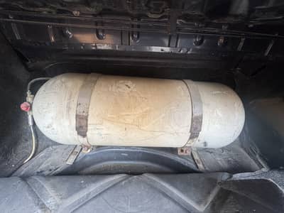 Car CNG in 10/10 in condition