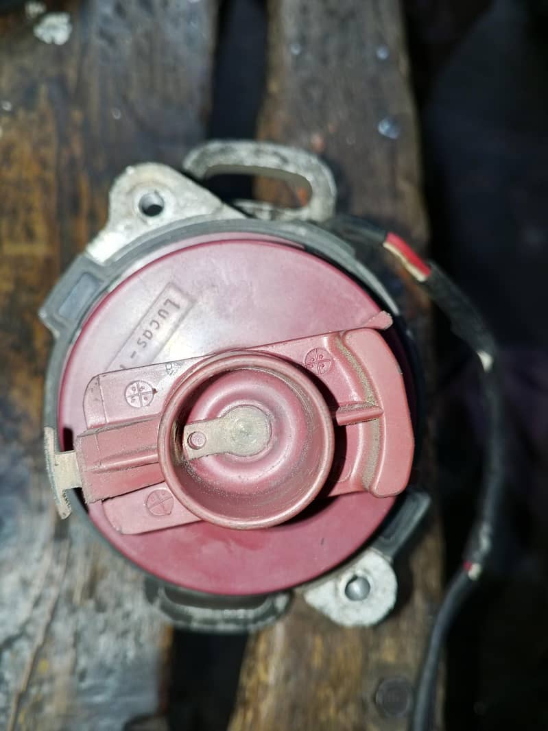 Distributor 0