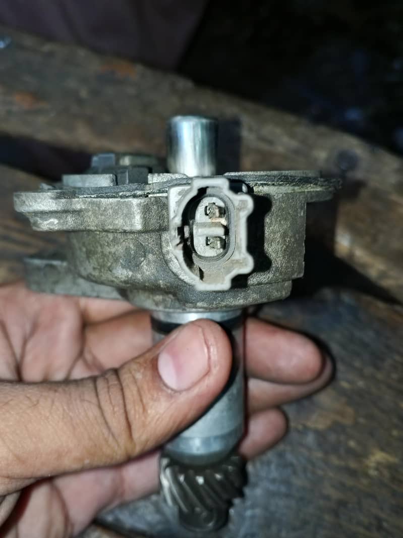 Distributor 8