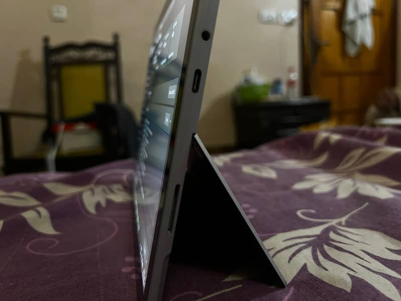 Microsoft surface go 2 9