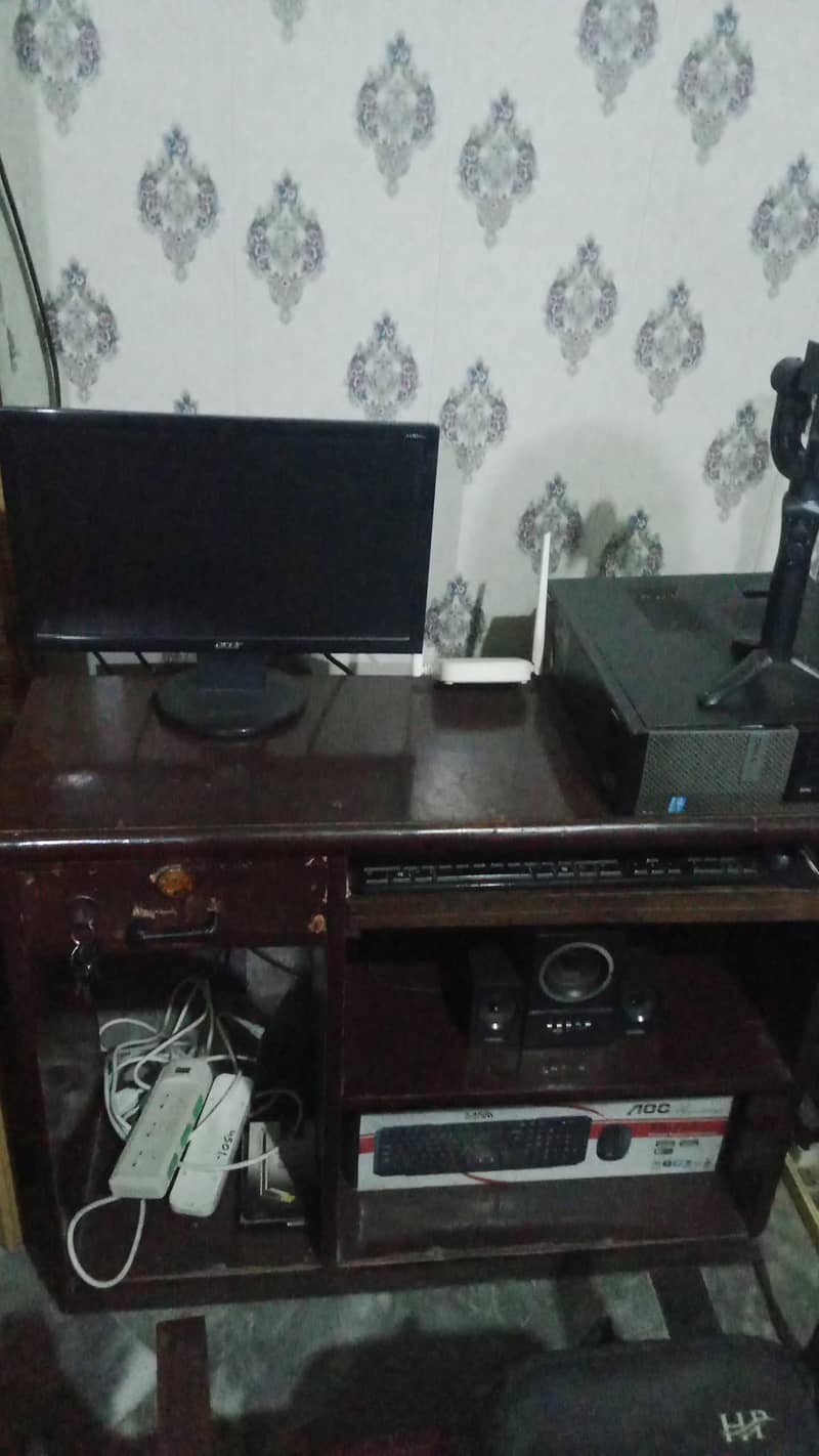 Computer Table able 2