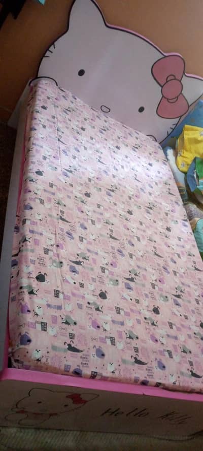 hello kitty  theme. bed