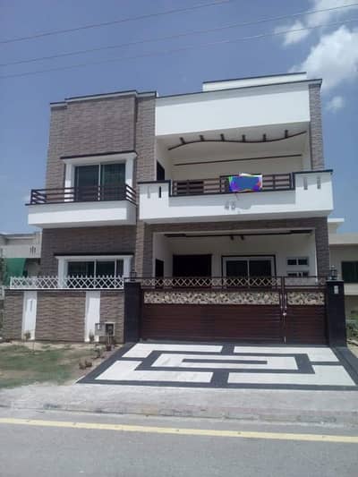14 Bedroom Attach Washroom Triple Storey House Gest house k liye Available