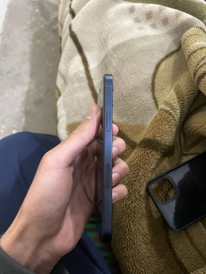 Iphone 12 4