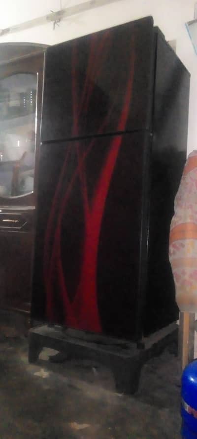 Am selling my fridge urgently need money