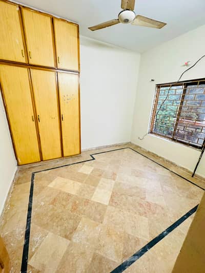 Upper portion for rent in g-11 Islamabad