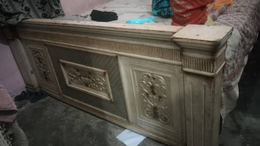 2nd hand bed with side tables