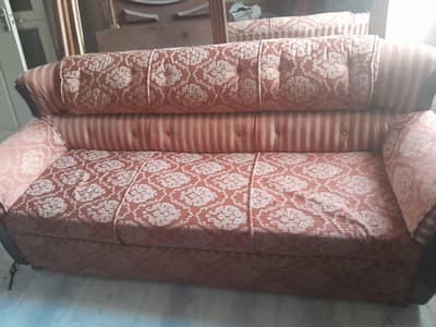 5 Seater Sofa set Full, Not Broken, or Not Damaged. . .