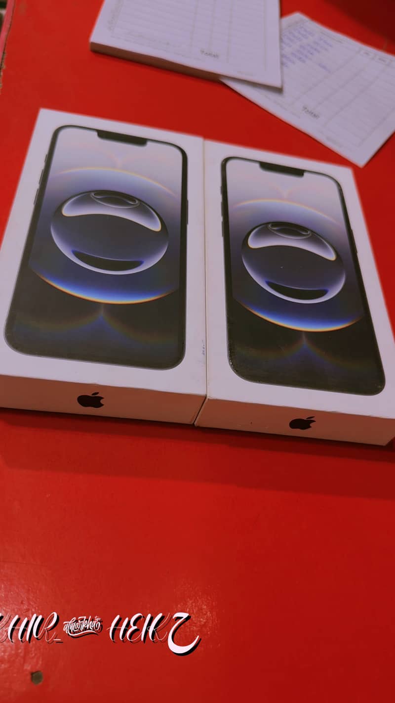Apple iPhone 16e 0