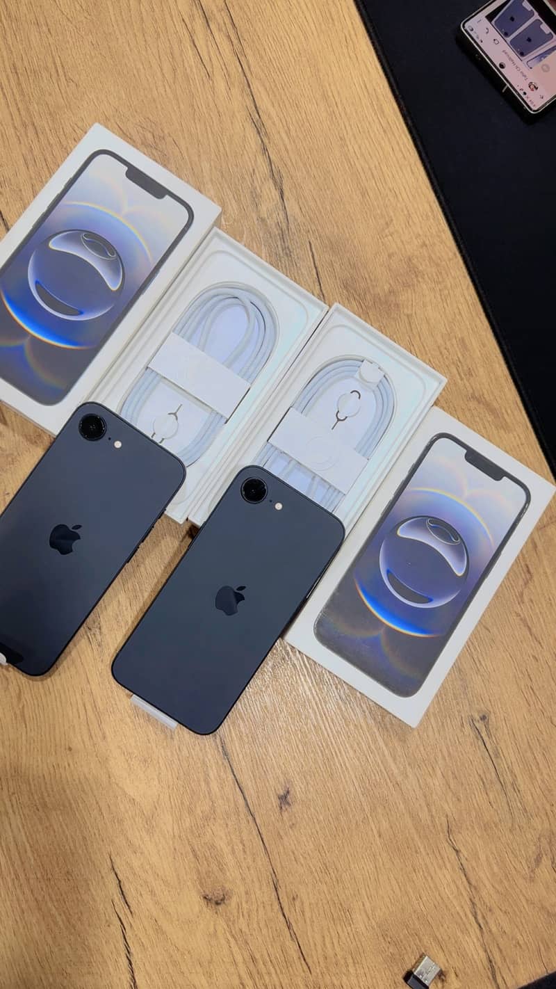 Apple iPhone 16e 1