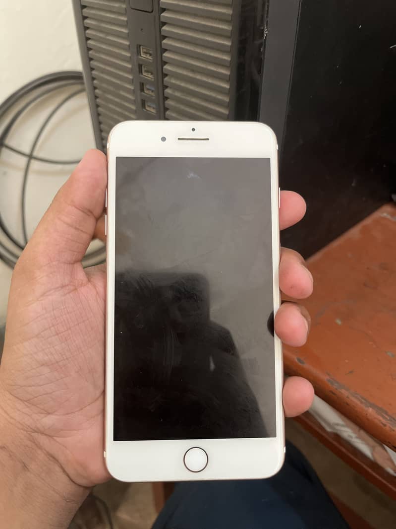 Apple iPhone 7 Plus 1