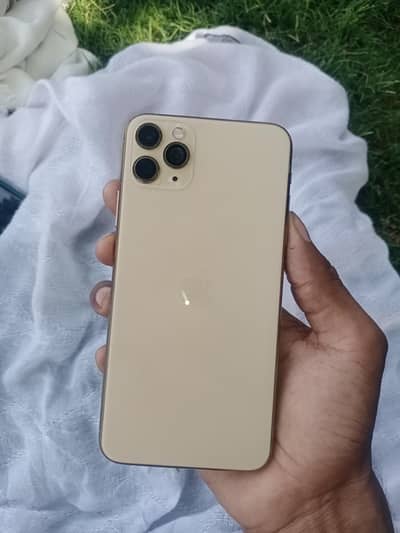 iphone 11 pro max golden 64gb non pta  Non pta factory unlock