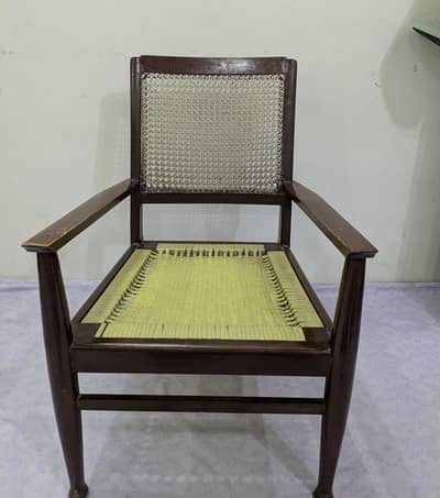 Original Tali Wood pice of (4) Conditions 10/8 phone no: 03210688889