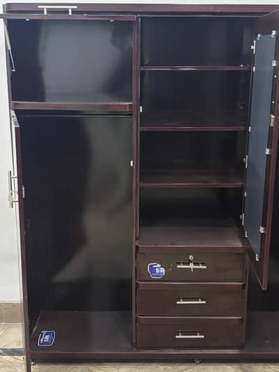 Brand new 3 Door Wardrobe