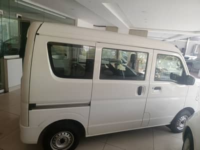 Suzuki Every 2025