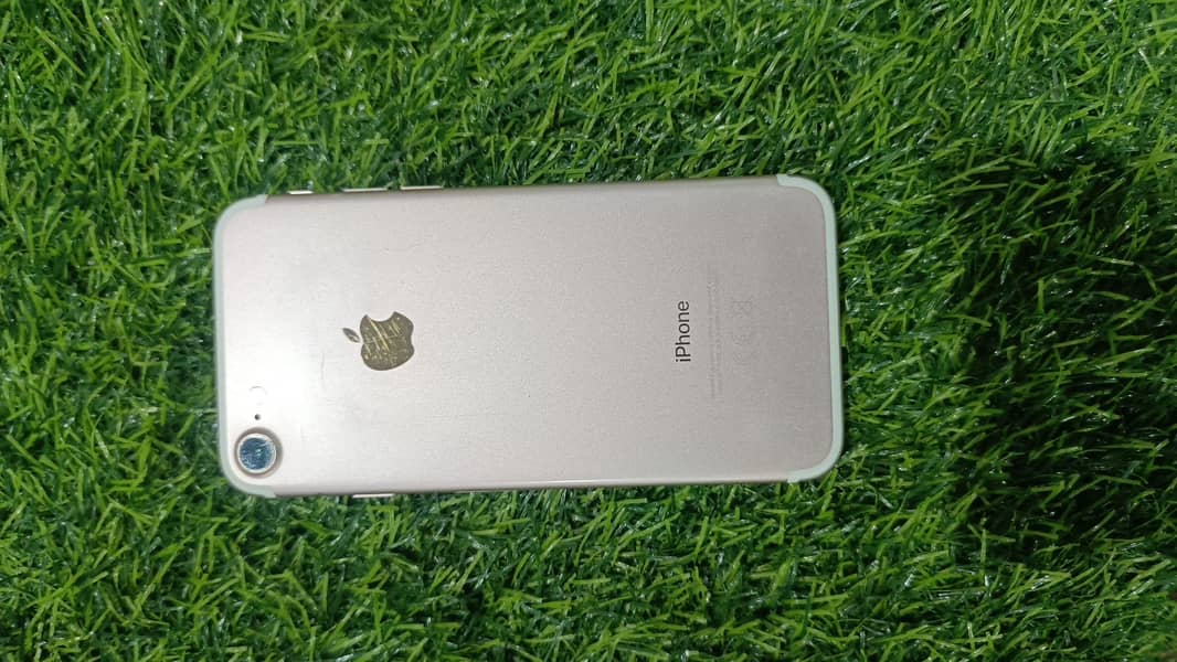 Apple iPhone 7 4